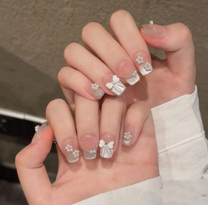Pearl & Bow Nails (30Pcs)  (Without Box)